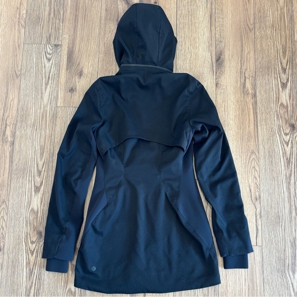 Lululemon Women's Like A Glove Full Zip Fitted Hooded Jacket in Black Size 2 - Picture 4 of 11